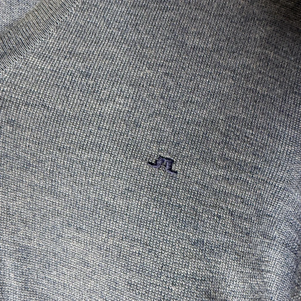 j lindeberg‎ Merino Wool V Neck Sweater Blue Size Medium Preppy
